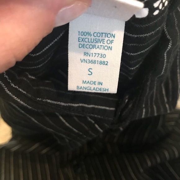 2 boys button down shirts - Picture 5 of 8